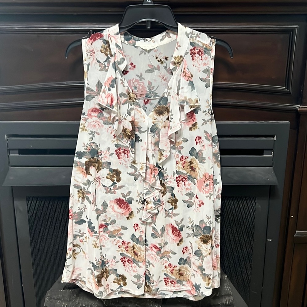 Siren Lily women’s floral stretch sleeveless top